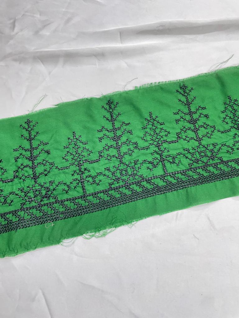 Silk embroidered lace 1 yard