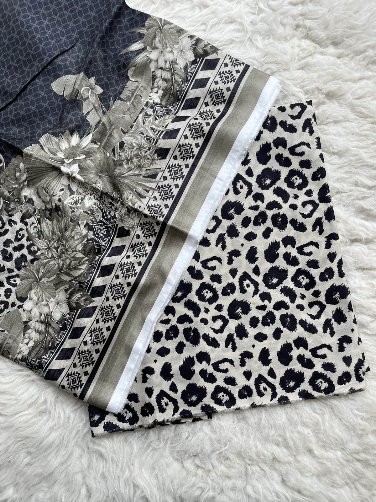 All over printed lawn 3pc
