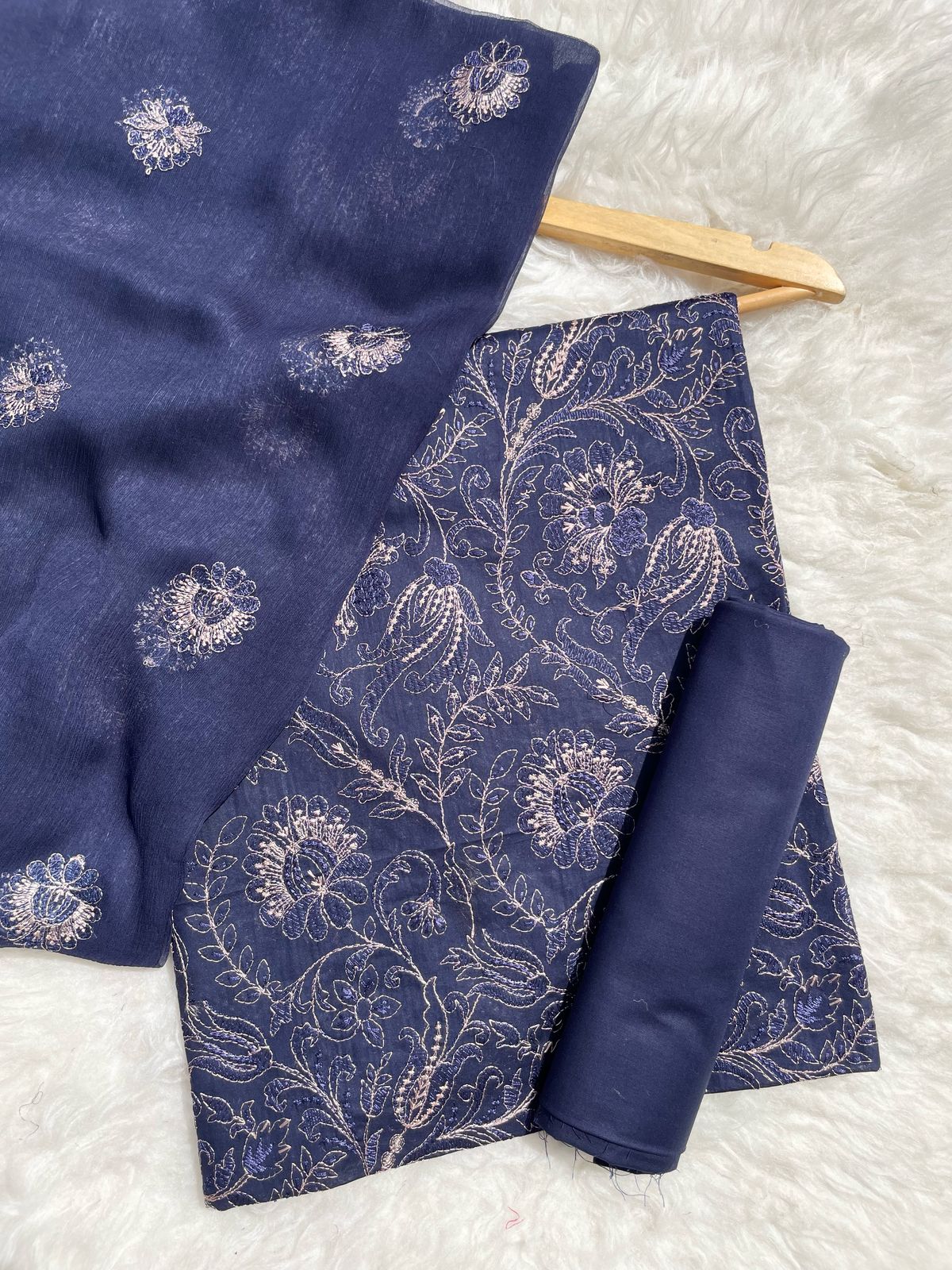 Embroidered Lawn 3pc