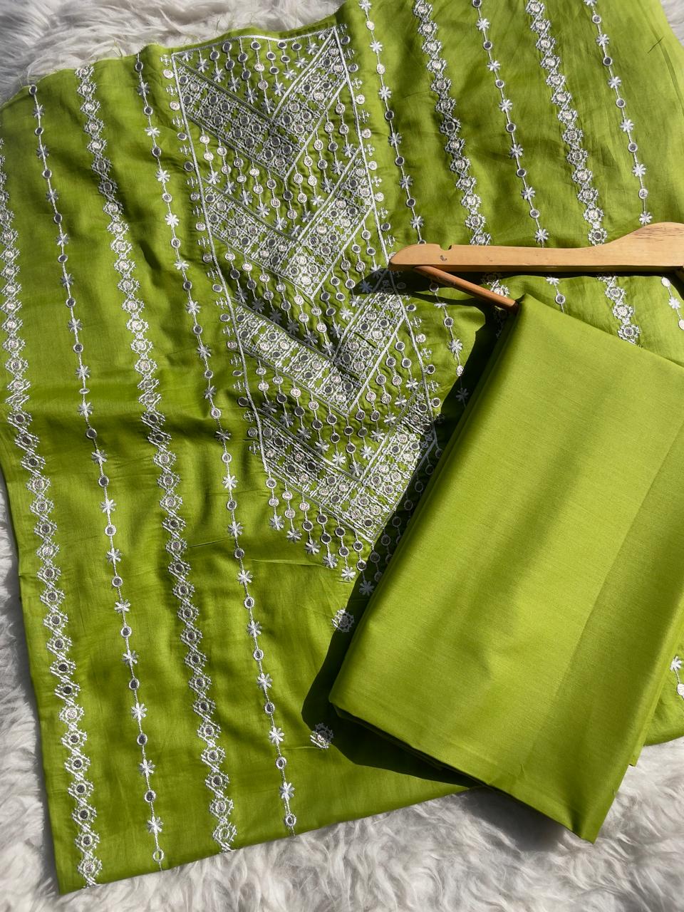Embroidered lawn 2pc